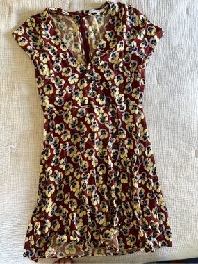 Madewell Burgundy Floral V-Neck Tunic with Cream Flowers